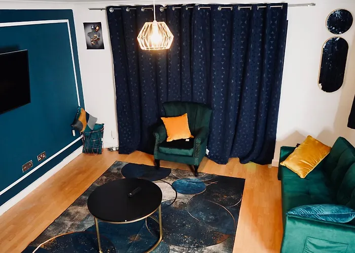 Cozy 2Bedroom House With 4Bed With Parking