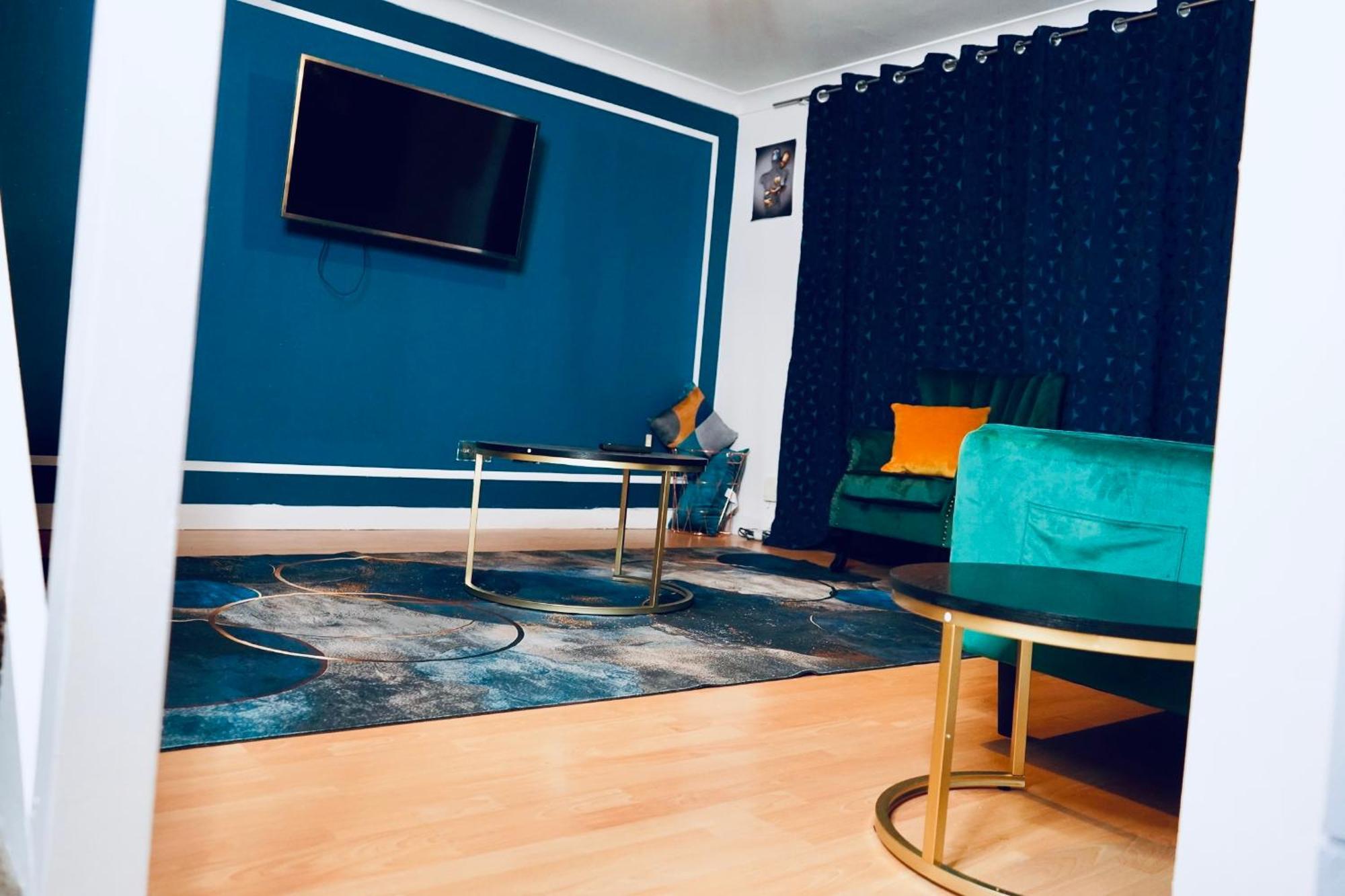 Cozy 2bedroom House With 4bed With Parking Apartment