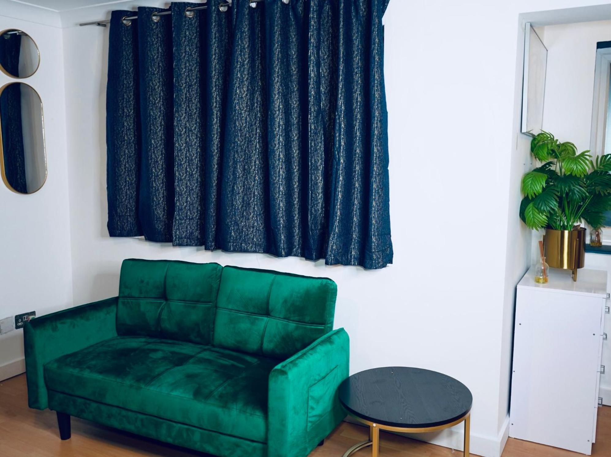Cozy 2bedroom House With 4bed With Parking Apartment