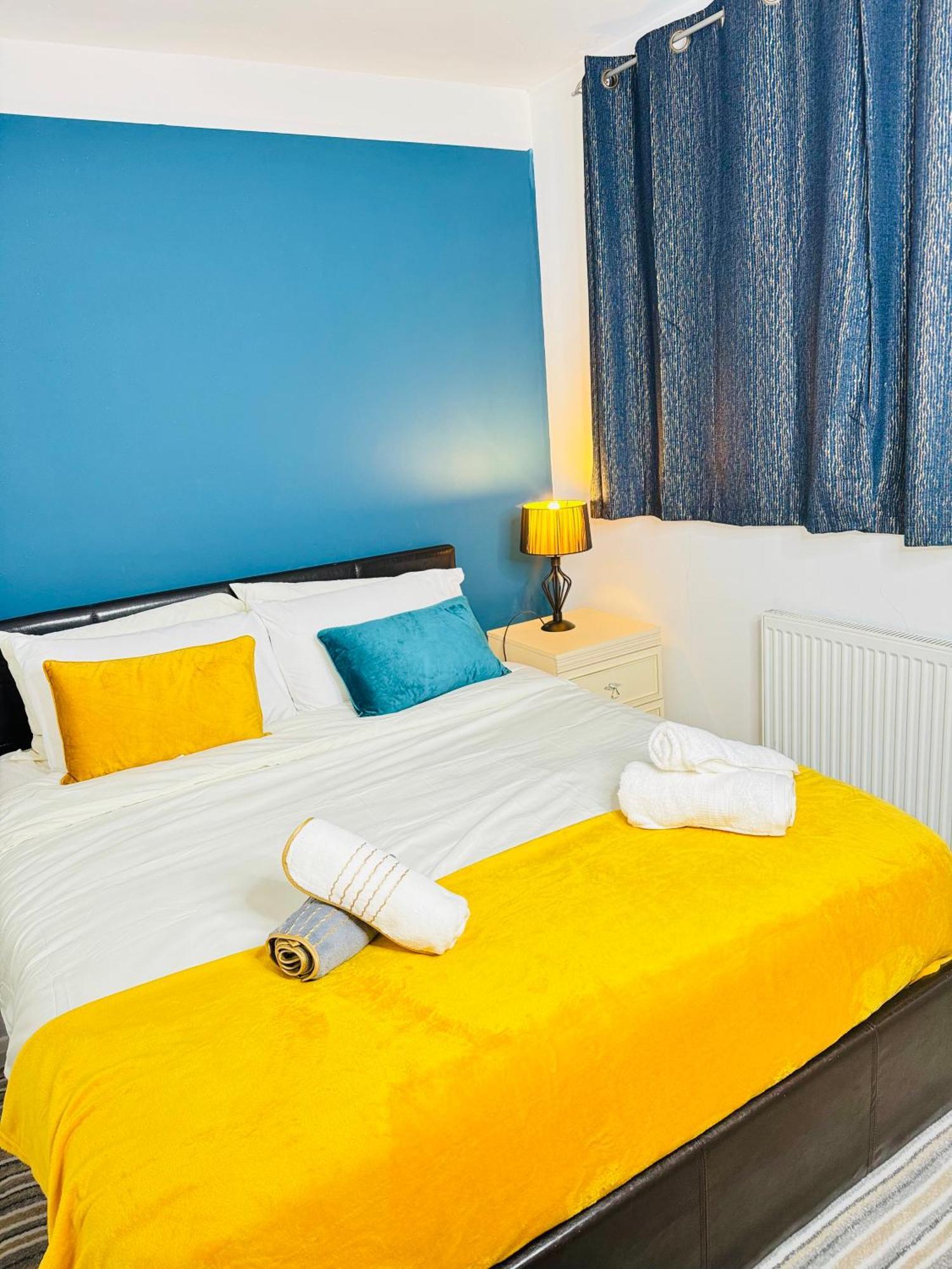 Cozy 2bedroom House With 4bed With Parking Apartment *